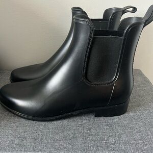 Rain boots Size 10